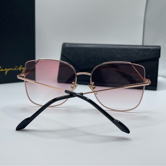 NWT Queens N Dolls Boutique light pink & gold sunglasses - Picture 5 of 6